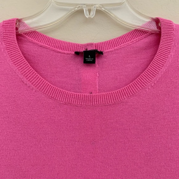 Ann Taylor crewneck pink button back light sweater. Size L - Picture 3 of 13
